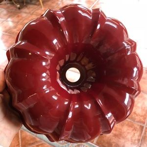 Bundt cake pan